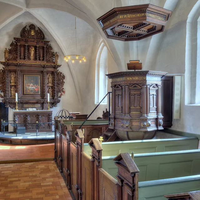 Glim Kirke set fra indgangen