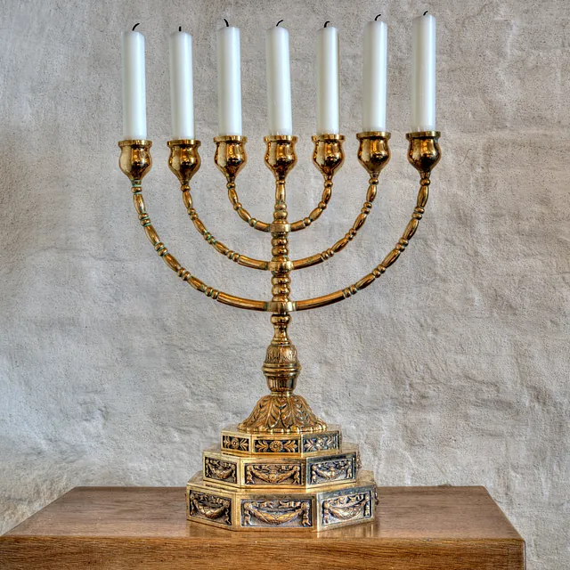 Glim Kirke, syvarmet lysestage